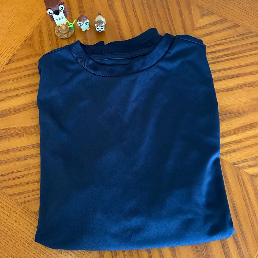 NWOT! Boys Tek Gear Navy Blue Crew Neck Shirt